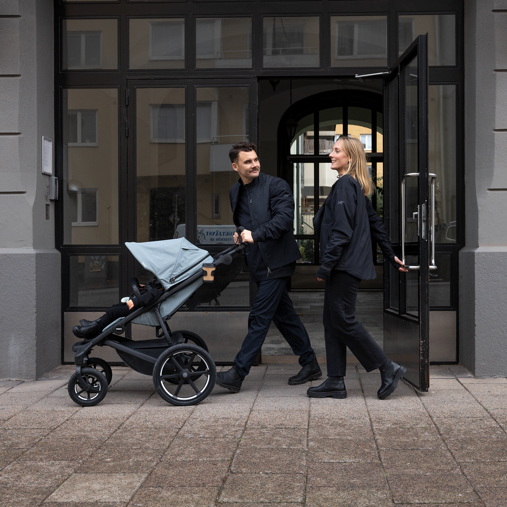 Thule car roof rack and cargo accessories – durable, stylish, and secure transport solutions for bikes, skis, and gear.