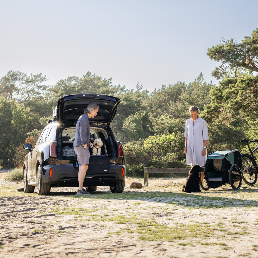 Thule car roof rack and cargo accessories – durable, stylish, and secure transport solutions for bikes, skis, and gear.