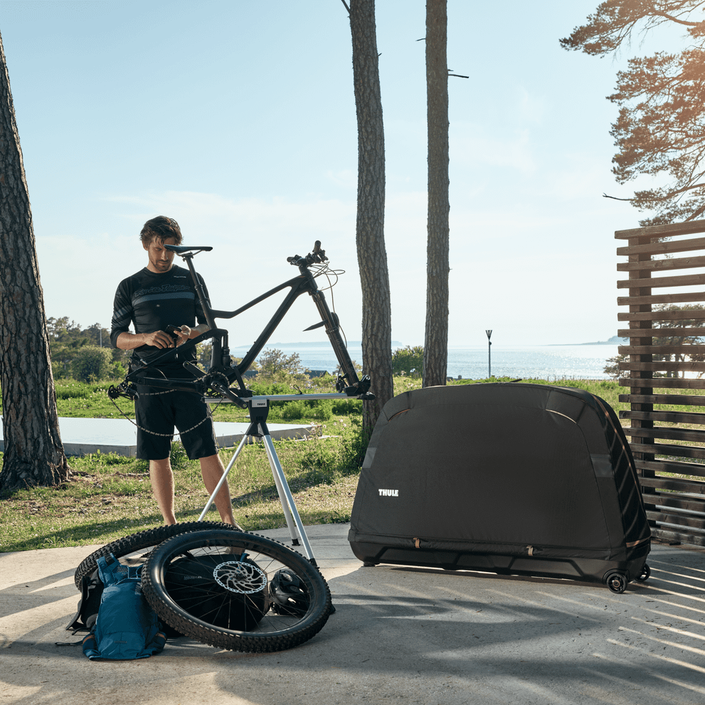 Thule car roof rack and cargo accessories – durable, stylish, and secure transport solutions for bikes, skis, and gear.