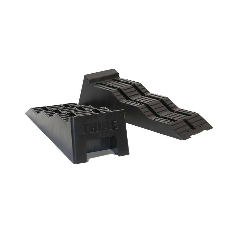 Thule car roof rack and cargo accessories – durable, stylish, and secure transport solutions for bikes, skis, and gear.