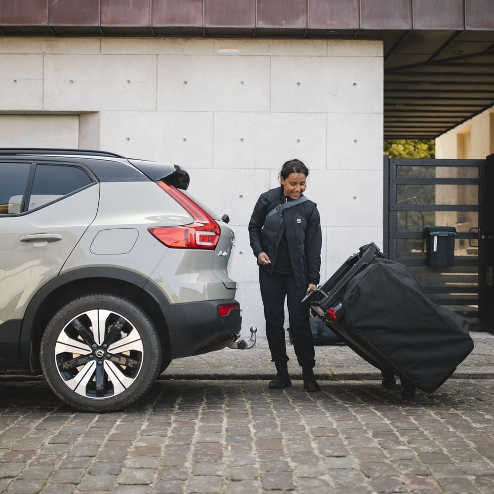 Thule car roof rack and cargo accessories – durable, stylish, and secure transport solutions for bikes, skis, and gear.