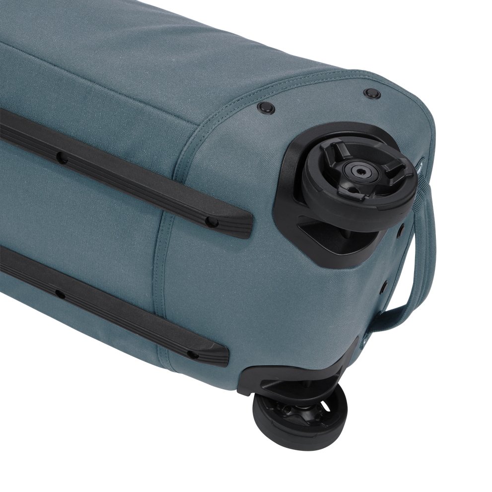 Thule car roof rack and cargo accessories – durable, stylish, and secure transport solutions for bikes, skis, and gear.