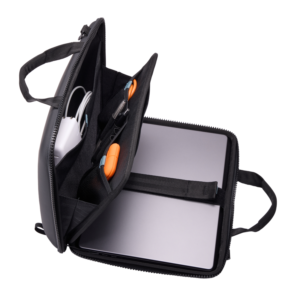 Thule car roof rack and cargo accessories – durable, stylish, and secure transport solutions for bikes, skis, and gear.