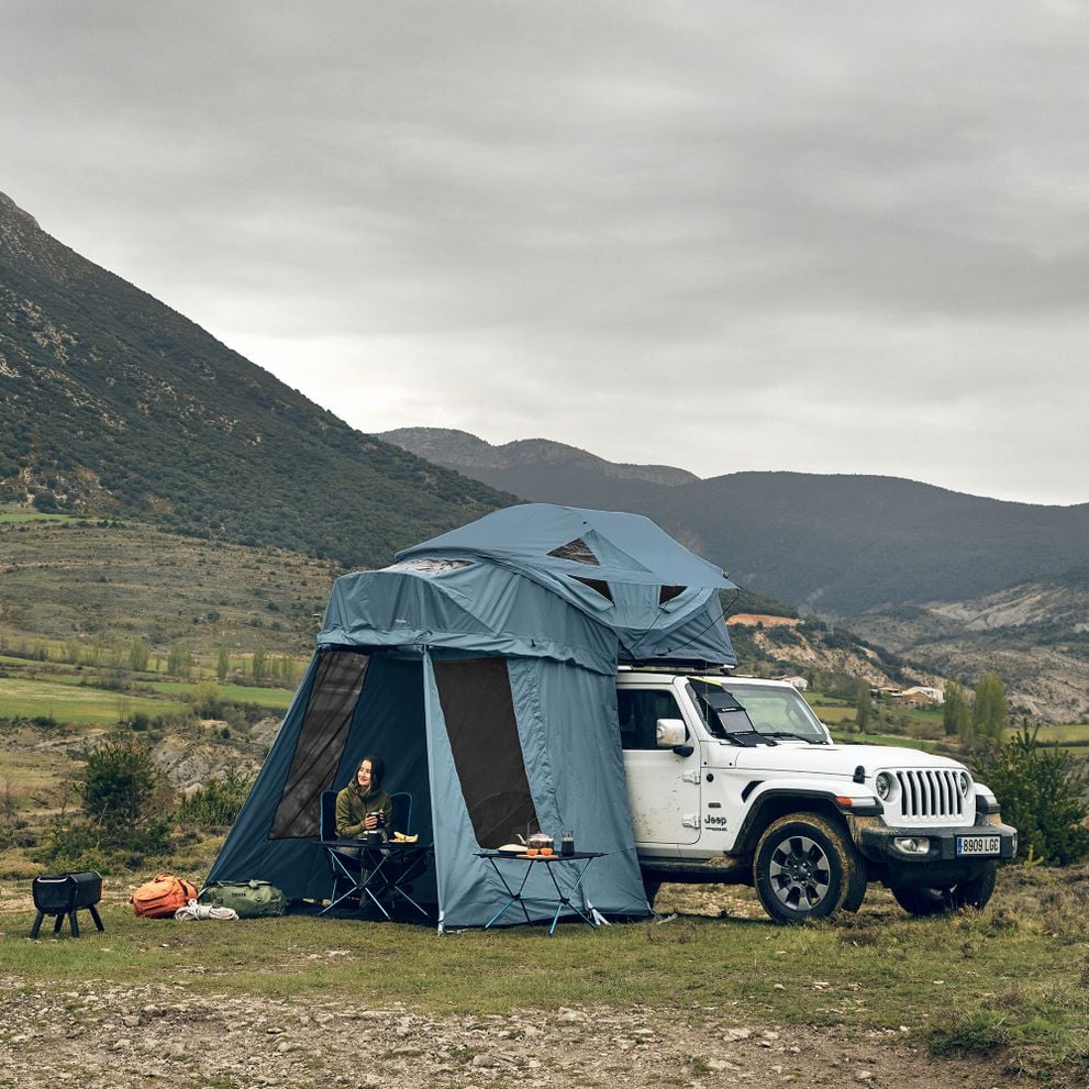 Thule car roof rack and cargo accessories – durable, stylish, and secure transport solutions for bikes, skis, and gear.