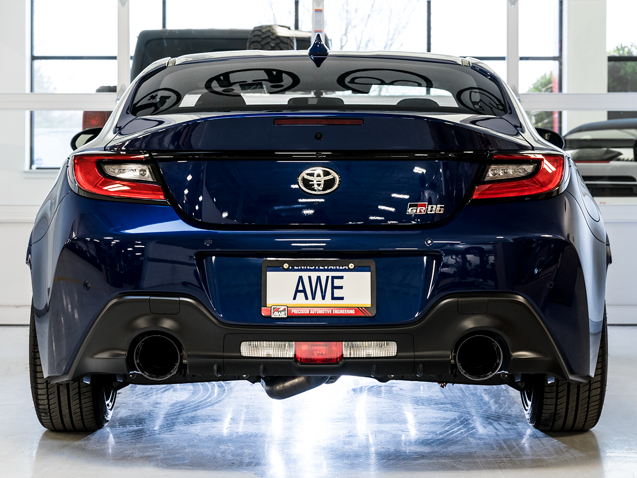 AWE_BRZ_86_Black_5inTips_Rear.png