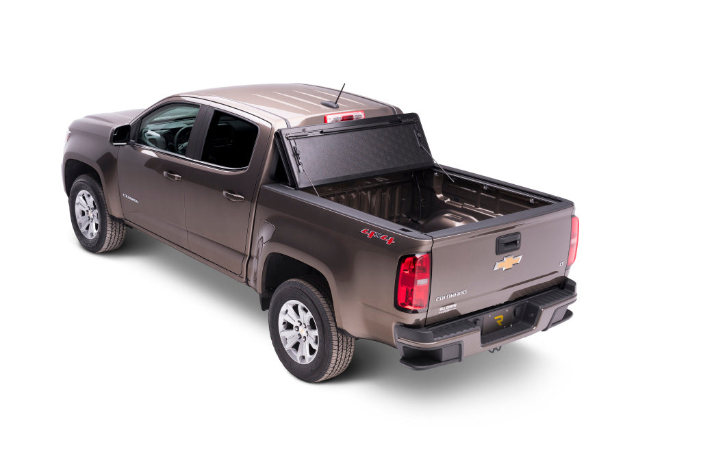 BAK-BAKFlip-G2-2016-Chevrolet-Colorado-Studio-01_RT.jpg