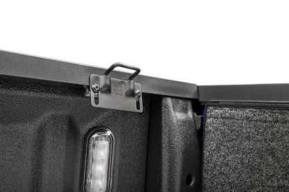 EX_Solid_Fold_ALX_22-F150_Detail_Auto_Lock_02.jpg