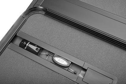 EX_Solid_Fold_ALX_22-Silverado_Detail_Latch-Close-up.jpg